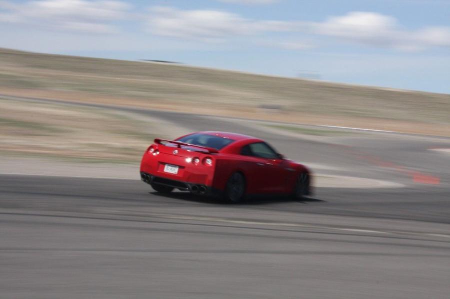  Nissan GT-R 2007 года  (фото 392 из 480)